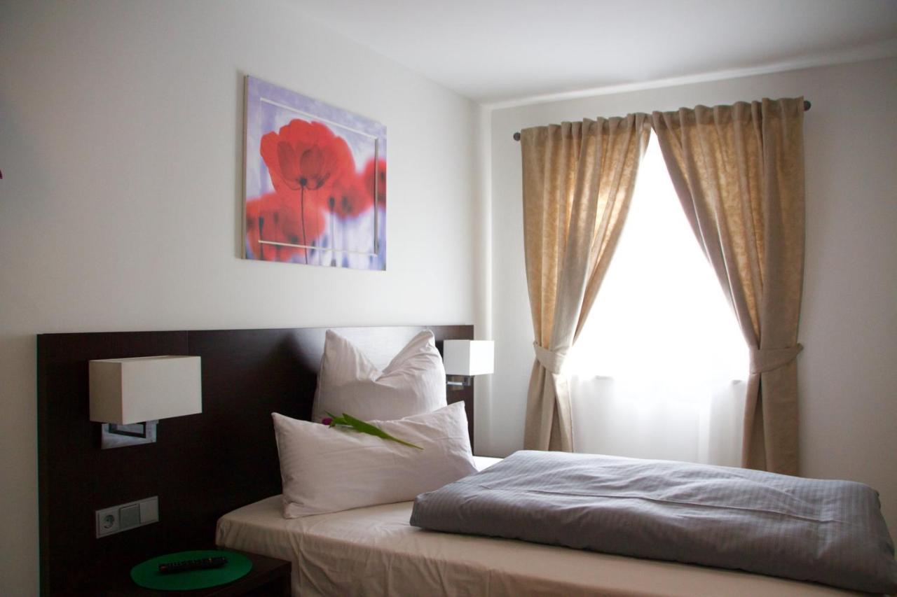 Hotel Im Ried Donauwörth Habitación foto